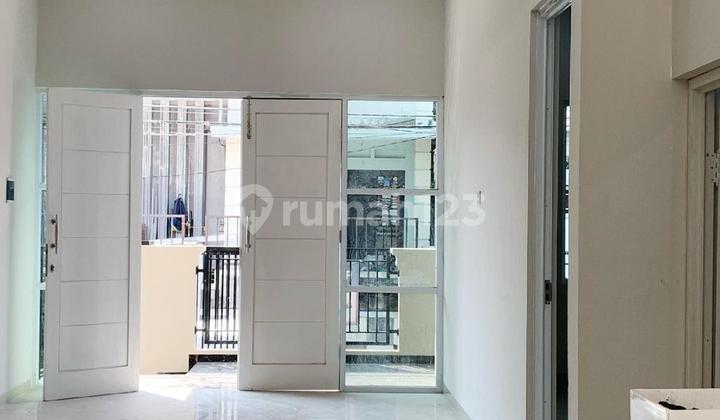 Rumah bagus modern minimalis tengah kota Semarang siap pakai dijual di Tanah mas Semarang utara 2