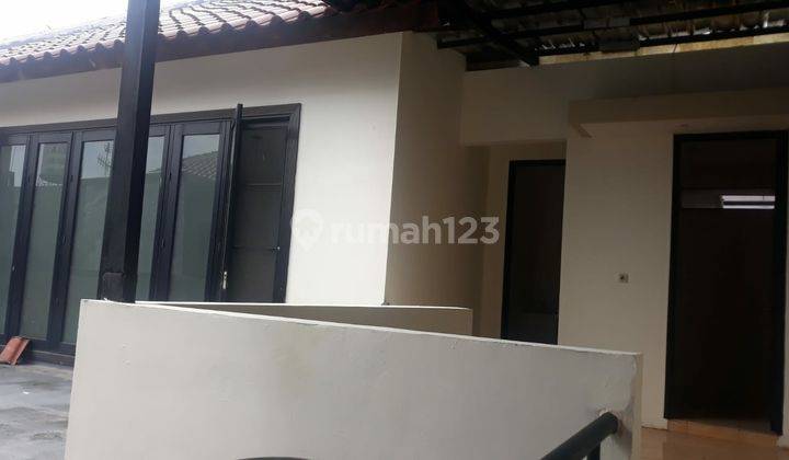 Rumah 2 Lantai Sudah Renovasi Sertifikat Hak Milik di Babatan Pratama, Surabaya 2