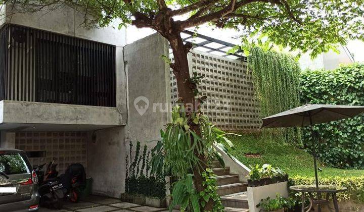 RUMAH BERNUANSA VILLA dekat SCBD Jakarta Selatan  1