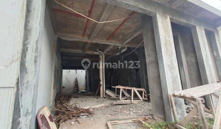 Rumah dalam proses pembangunan 80% jadi di Mega Cinere 2