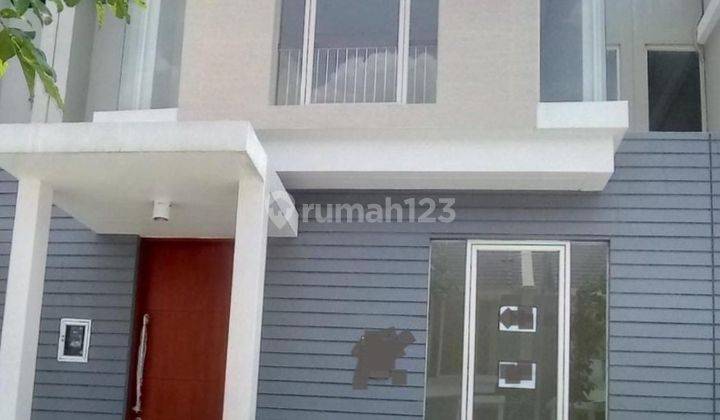 Rumah Baru Modern Minimalis Greenlake di Surabaya 1