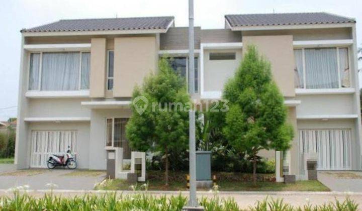 Rumah hoek 2,5 lantai siap huni luas 314m2 type 4+1KT Kebayoran Village Tangerang Selatan 1