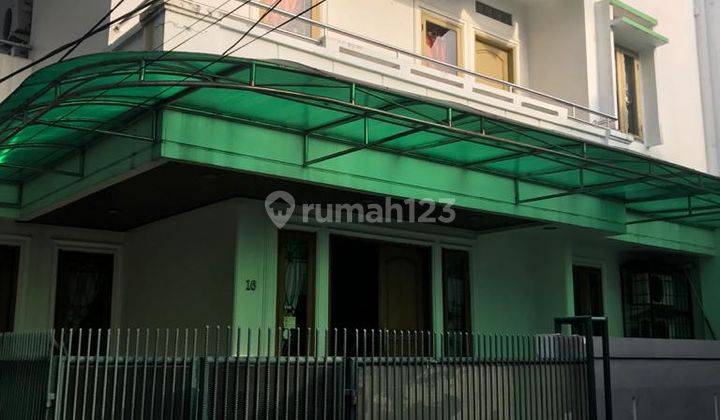 Di Jual Rumah Nyaman Dekat kampus Ukrida Tanjung Duren Jakarta Barat 1