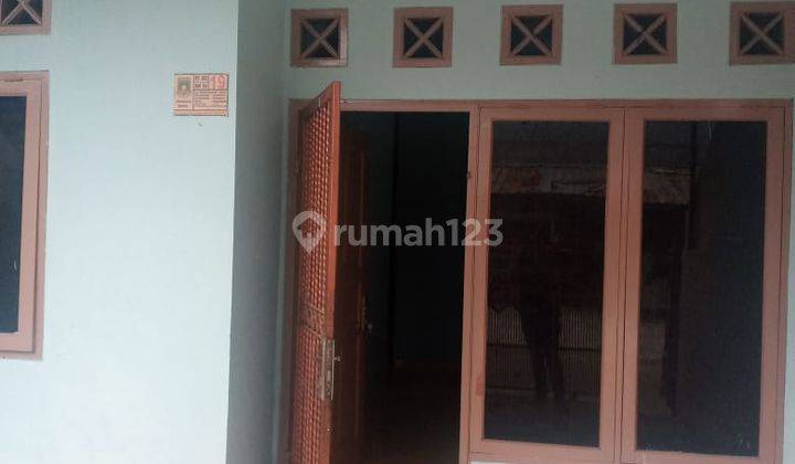 Rumah'nyaman d jual murah,Darusalam,dekat Green lake city,L.Tanah: 90m2 (6x15),L.Bangunn:90m2,terdiri:1,5 lantai,SHM,terdiri:km Tidur:2+1,km.Mandi:1,harga: 950 jt murah banget..segera hubungi:0821.1838.9158 Linawati (linaliu) 1