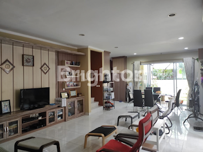 Fully renovated house ready for occupancy with front and back garden in the De Frangipani De Park cluster, BSD. 1