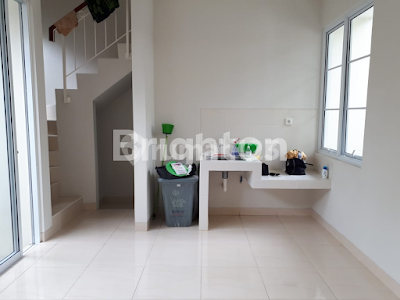 A 2-story house in the Azura cluster, Vanya Park, a complex complete with a lake and 7 playgrounds as well as a club house, in BSD city. 2