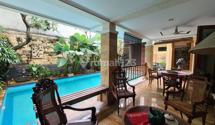 Rumah Cantik Terawat Ada Kolam Renang di Dukuh Patra Kuningan Jakarta Selatan 1