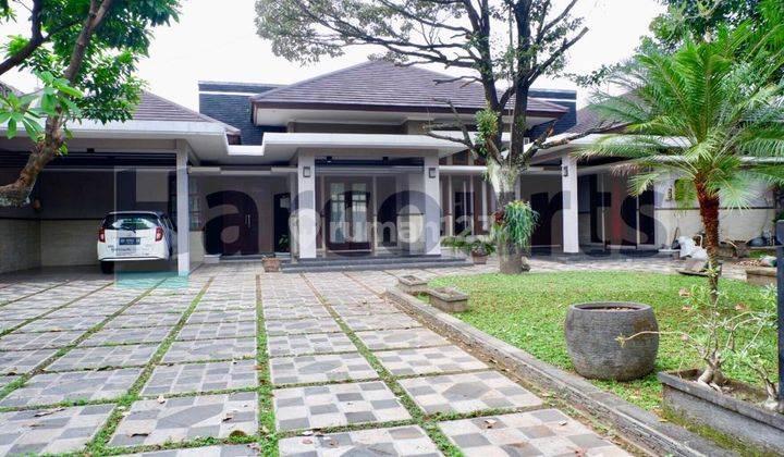 Rumah Mewah Dengan Kolam Pribadi Di Kawasan Wisata Kampung Batik Laweyan Solo 1