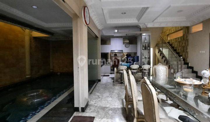 Dijual Rumah Mewah 3.5 lantai di Taman Palem Lestari 2