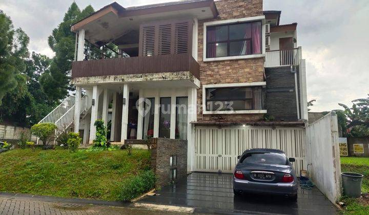 Dijual rumah 2lantai siap huni, cantik, semifurnish ada pool di bintaro kebayoran village  1