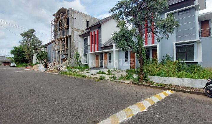 Rumah 2 Lantai Lokasi Strategis di Jatibening Harga Terbaik 2