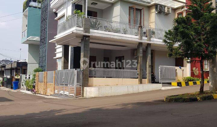 Rumah  hook 3 lantai dalam komplek di cilangkap  Tapos Depok 1