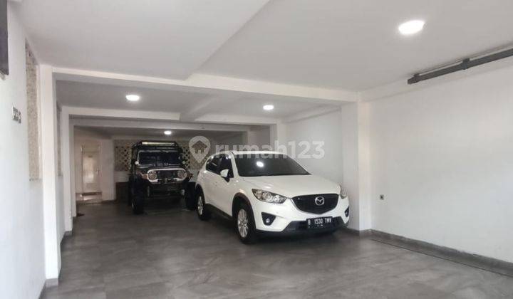 Rumah Classic Dekat Ke Jalan Utama Otista Dan Tebet Jaksel 2