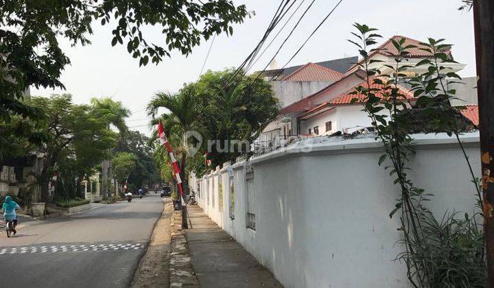 Rumah Gedong, Rajawali Selatan. Halaman Muat 10 Mobil 2