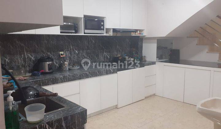 Dijual Cepat Rumah Pasar Baru Metro Krekot Jakarta Pusat 2 Lantai Semi Furnishedh Sudah Renovasi Bagus Sertifikat Hak Milk  2