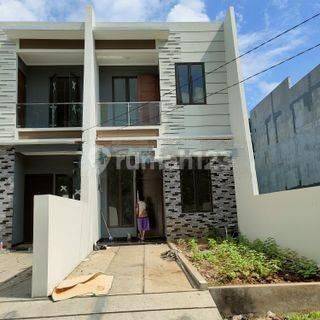 Rumah baru minimalist 5x20 di Taman cosmos kedoya utara 1