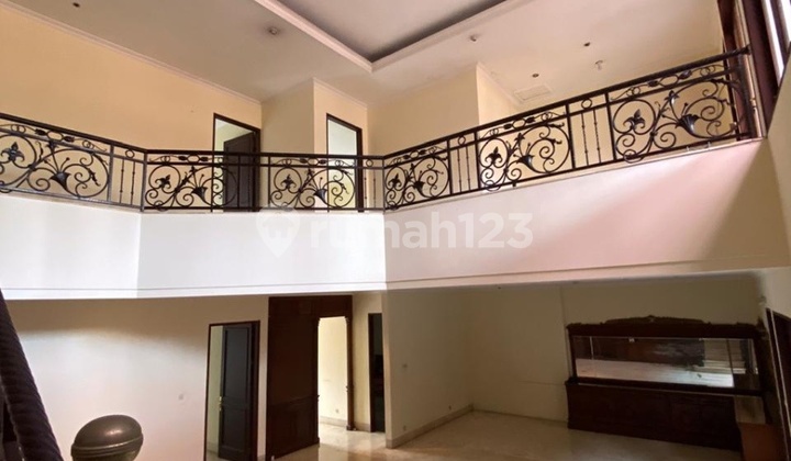 DIJUAL RUMAH at Jl ERLANGGA, GUNAWARMAN dkt SENOPATI, JAKSEL