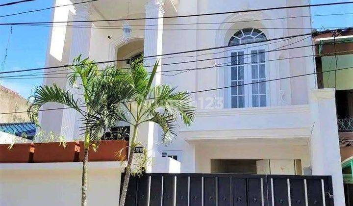 Rumah Baru di Pondok Indah Model American Classsic Bagus  1