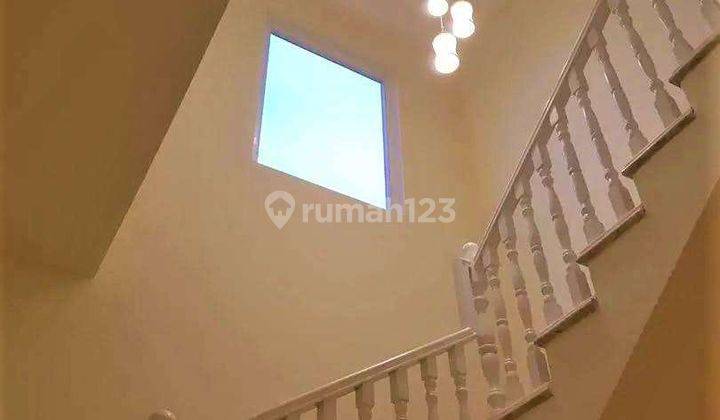 Rumah Baru di Pondok Indah Model American Classsic Bagus  2