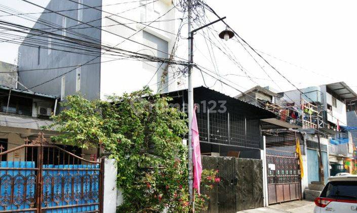 Dijual cepat Rumah Kost 24 kamar tidur di Jelambar, Grogol 1