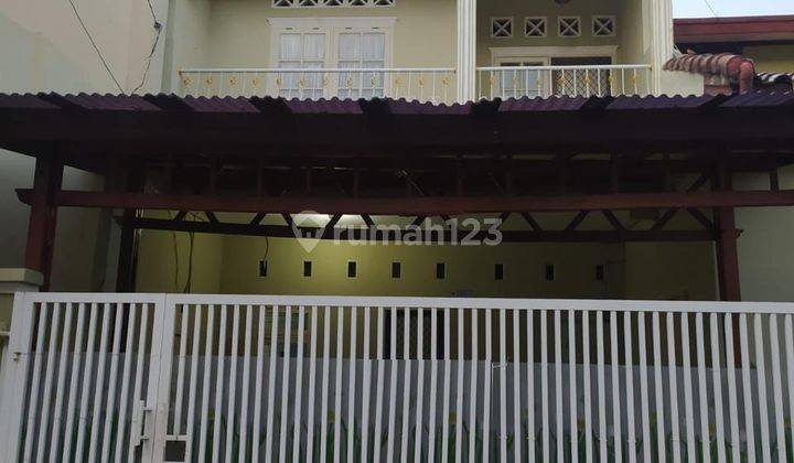 Rumah second 3 lantai di Pondok Kelapa, Jaktim  1