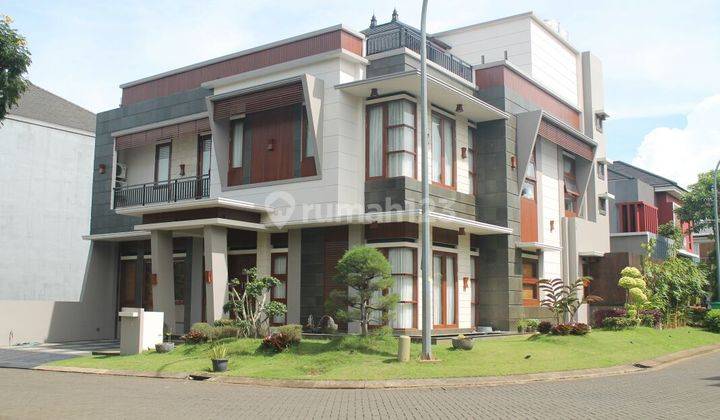 Rumah siap huni Mewah semifurnish hoek depan taman cantik dan elegan  di delatinos  1