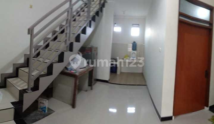 Rumah di Taman Holis Indah 2