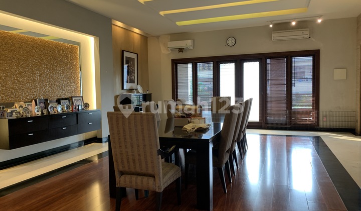 Rumah Mewah 3 Lantai, Semi Furnished, Jalan Depan Lega, Lokasi Bebas Banjir, Dan Berada Di Komplek Perumahan Elite Rumah Mewah 3 Lantai, Semi Furnished, Jalan Depan Lega, Lokasi Bebas Banjir, Dan Berada Di Komplek Perumahan Elite