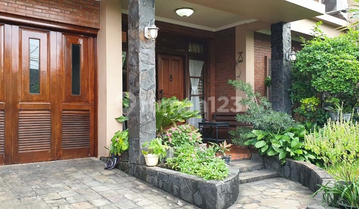 Nice House Ready to Occupancy Spacious Rooms Strategic Location in Bintaro Sector 2 Housing Complex 2