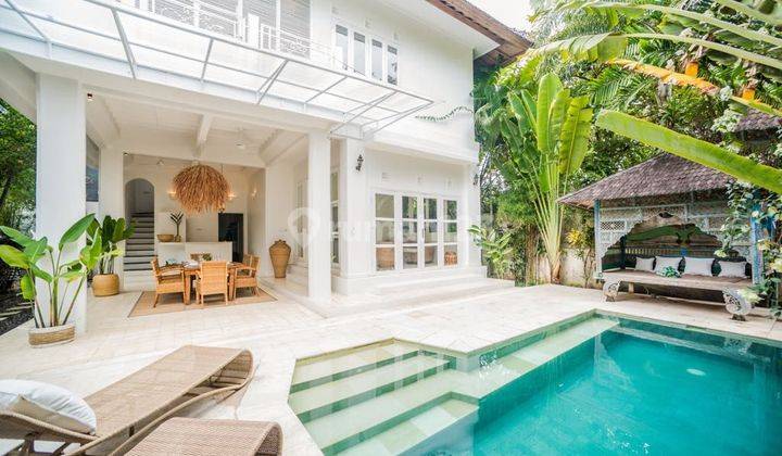 Villa 3 br minimalis dan cantik di seminyak 1