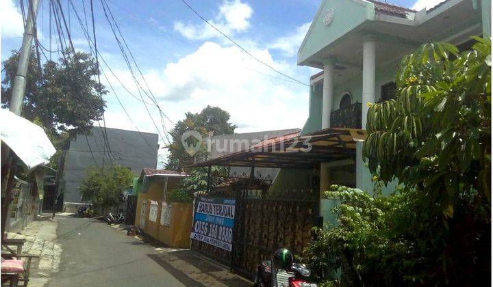 Rumah 2 lantai minimalis Lingkungan Tenang 2