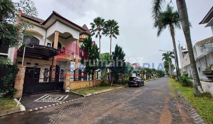 Rumah Megah Di Dalam Perum Dieng, Lokasi Premium Rumah Megah Di Dalam Perum Dieng, Lokasi Premium