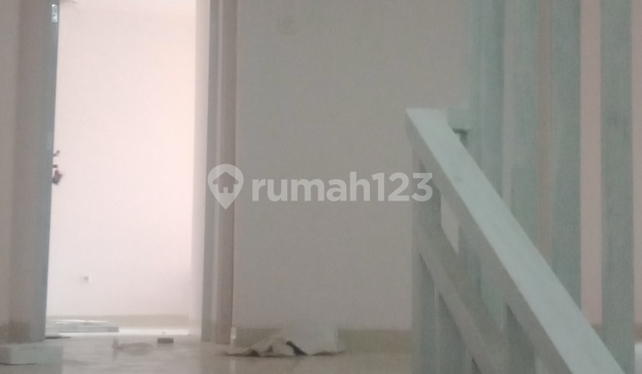 MILIKI HUNIAN MEWAH MODERN 2 LANTAI DI TAMAN CIPINANG 2