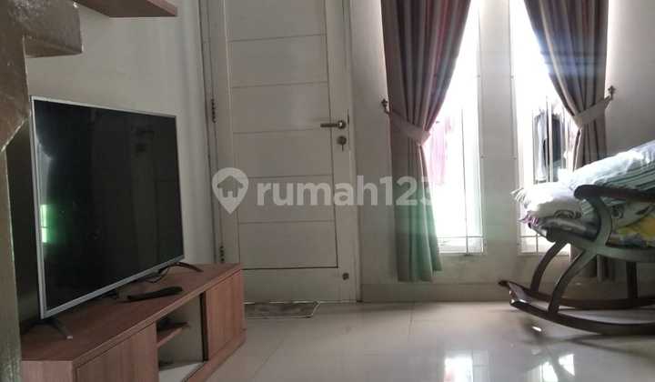 A nice multi-story house in Kunciran Indah near Alam Sutera Bintaro. 2