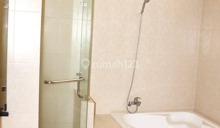 Rumah 2,5 Lantai ( Mezzanine) Flooded Free - Kemang - Convenient Living at South Jakarta 2