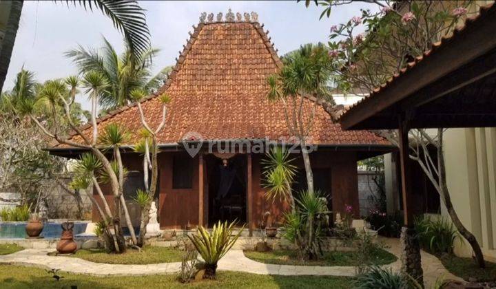 Rumah 2lt gaya Bali diNorthbridge Golf seluas 1568m 1