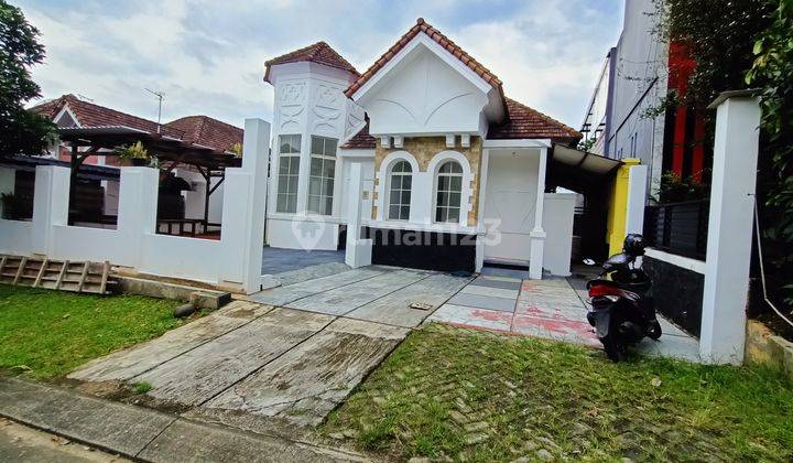 Rumah murah view gunung + kolam renang area depan Sentul city 1