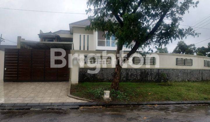 Rumah Mewah Full Furnished di villa bukit  Tidar Malang 1