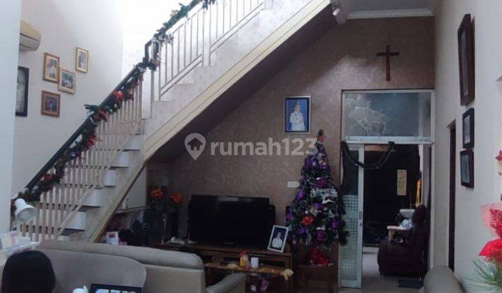 Rumah 2 Lantai Lokasi Strategis di Cluster Aralia Harapan Indah Bekasi 1