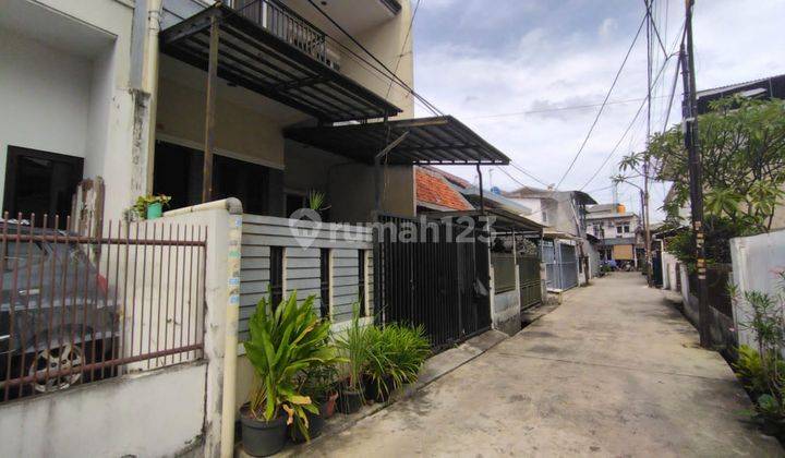 Rumah dijual cepat dibawah harga pasar di Jl Mangga tanjung duren 2