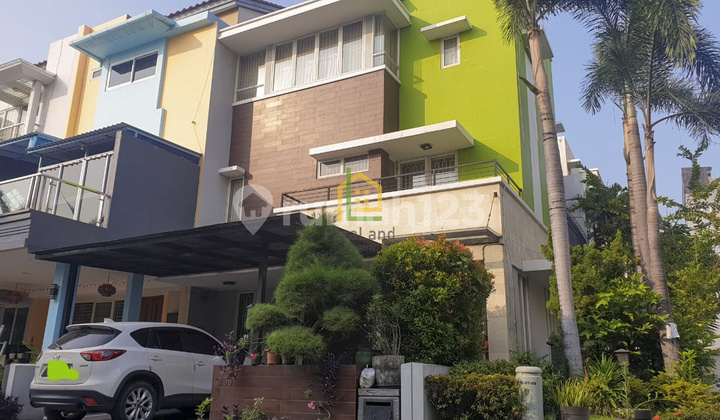 ANDRE TJHIA Grisenda Garden House Hook Position Very Special Well-Maintained