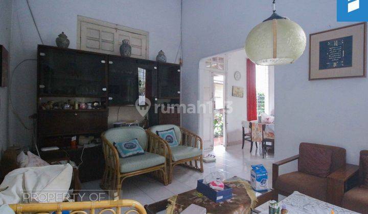 Rumah Strategis Hitung Tanah cocok untuk tempat usaha atau Kantor 2