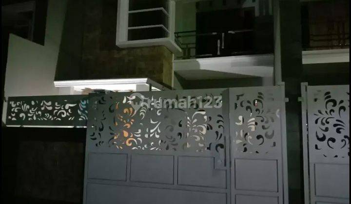 RUMAH BARU GRESS 2 LANTAI MODEL MINIMALIS MODERN DI LINGKUNGAN NYAMAN SOLO

 2