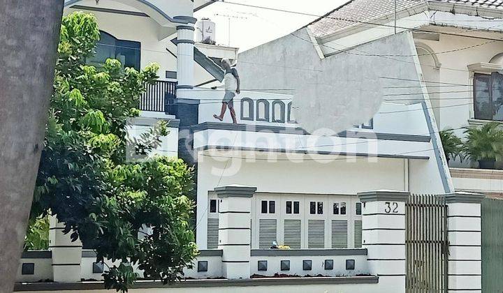 RUMAH MEWAH DI KAWASAN ELITE HARGA TERBAIK, LINGKUNGAN NYAMAN, STRATEGIS 1