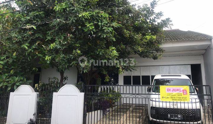 Rumah 2 Lantai Bagus Sertifikat Hak Milik di Komplek PTB duren sawit , Jakarta Timur 1