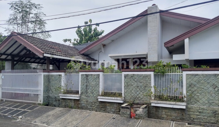Rumah Di Taman Alfa Indah Joglo. Lokasi Strategis Dan Asri. Sangat Cocok Untuk Hunian.