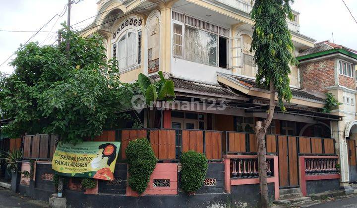 Rumah di Baciro, Gondokusuman dg sentuhan Seni Artistik & 11 kamar kost.Dekat dg kampus & Perkantoran, Sekolah, RS.