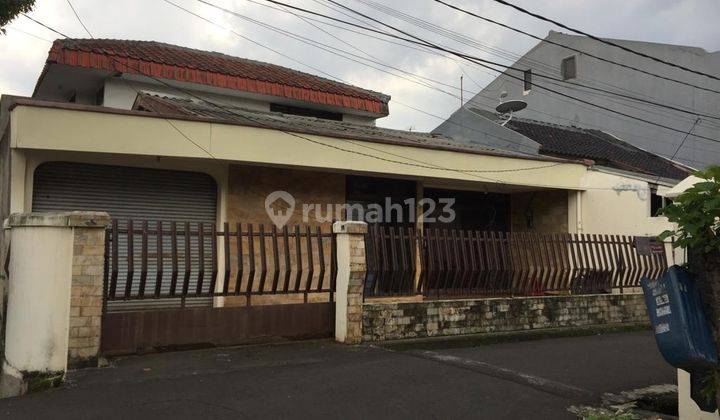 Rumah Lama di Komplek Kav DKI, Blok T, Joglo 2