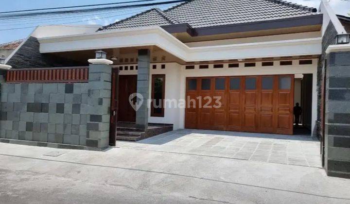 Rumah bagus besar dan nyaman di sumber solo 1