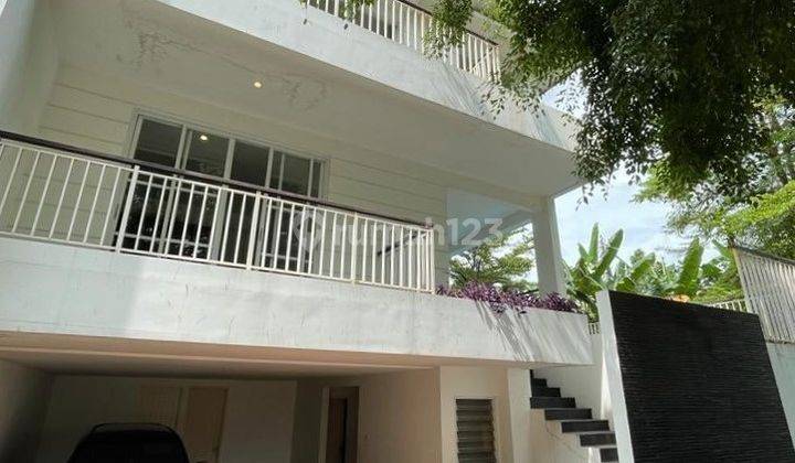 Rumah Modern Minimalis Dengan Private Pool Siap Huni di Cilandak. 1